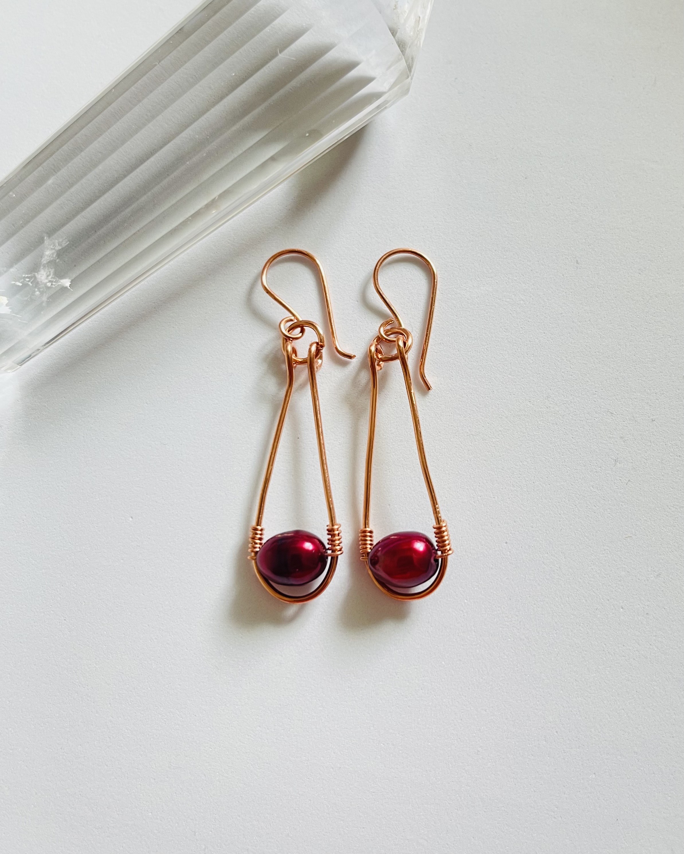 Hammock style copper wire, red pearl earrings