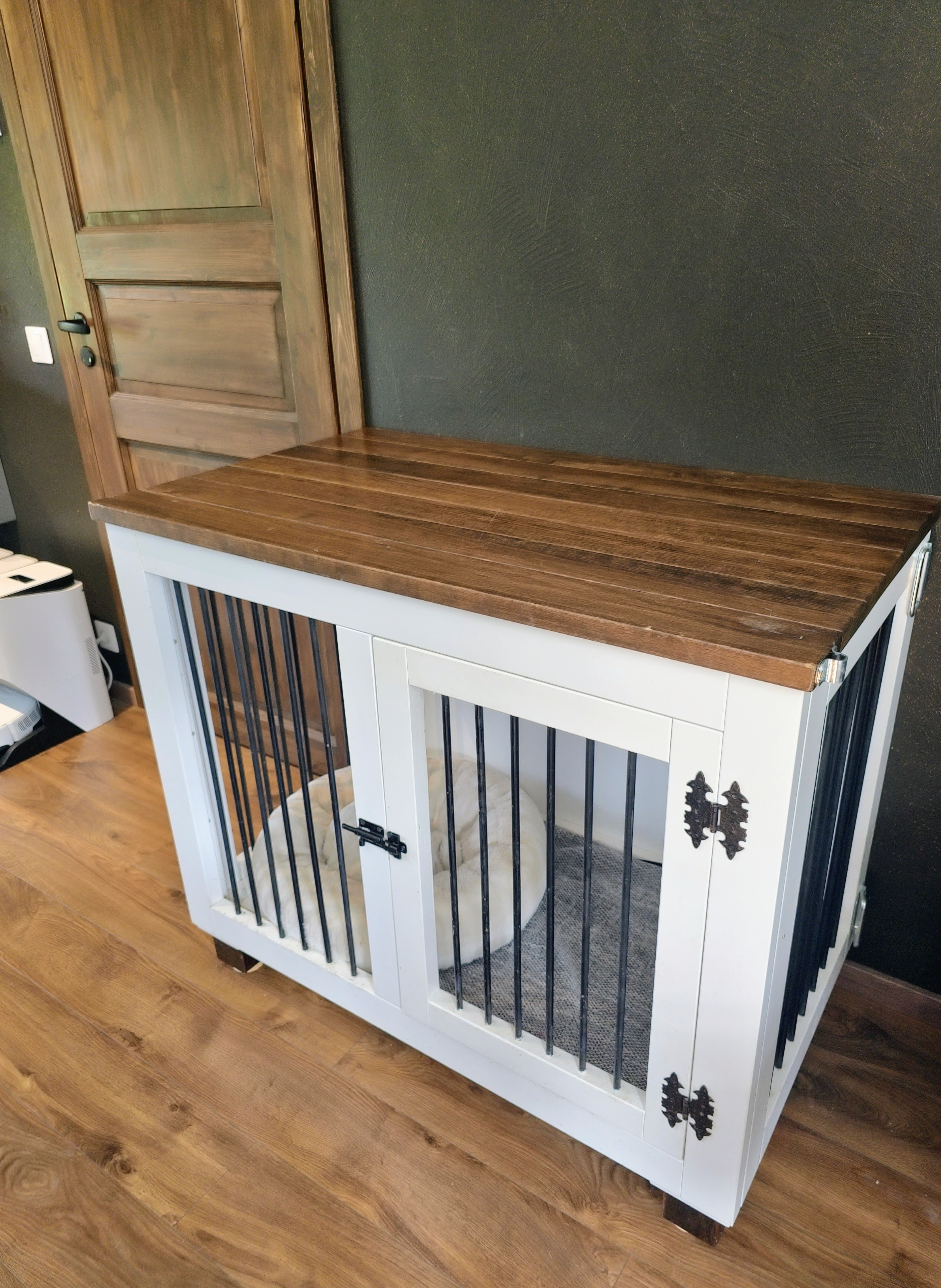Wooden Indoor Dog Crate- Custom Made/Puidust lemmiklooma puur- eritellimustooted