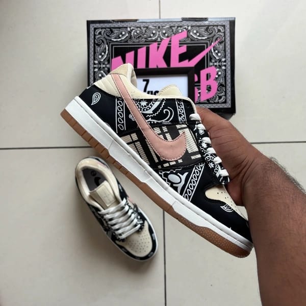 Nike SB Dunk Low Travis Scott Edition