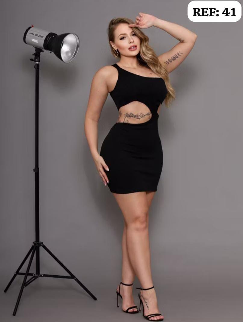 Vestido vermelho recorte lateral