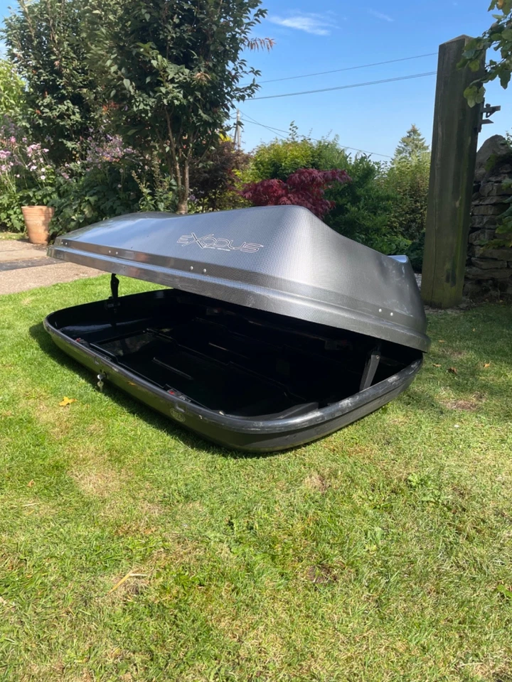 Used Exodus 580L roof box