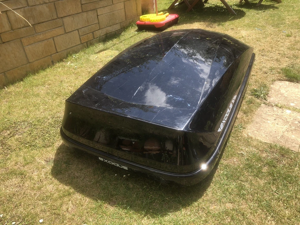 Used Exodus 470l roof box