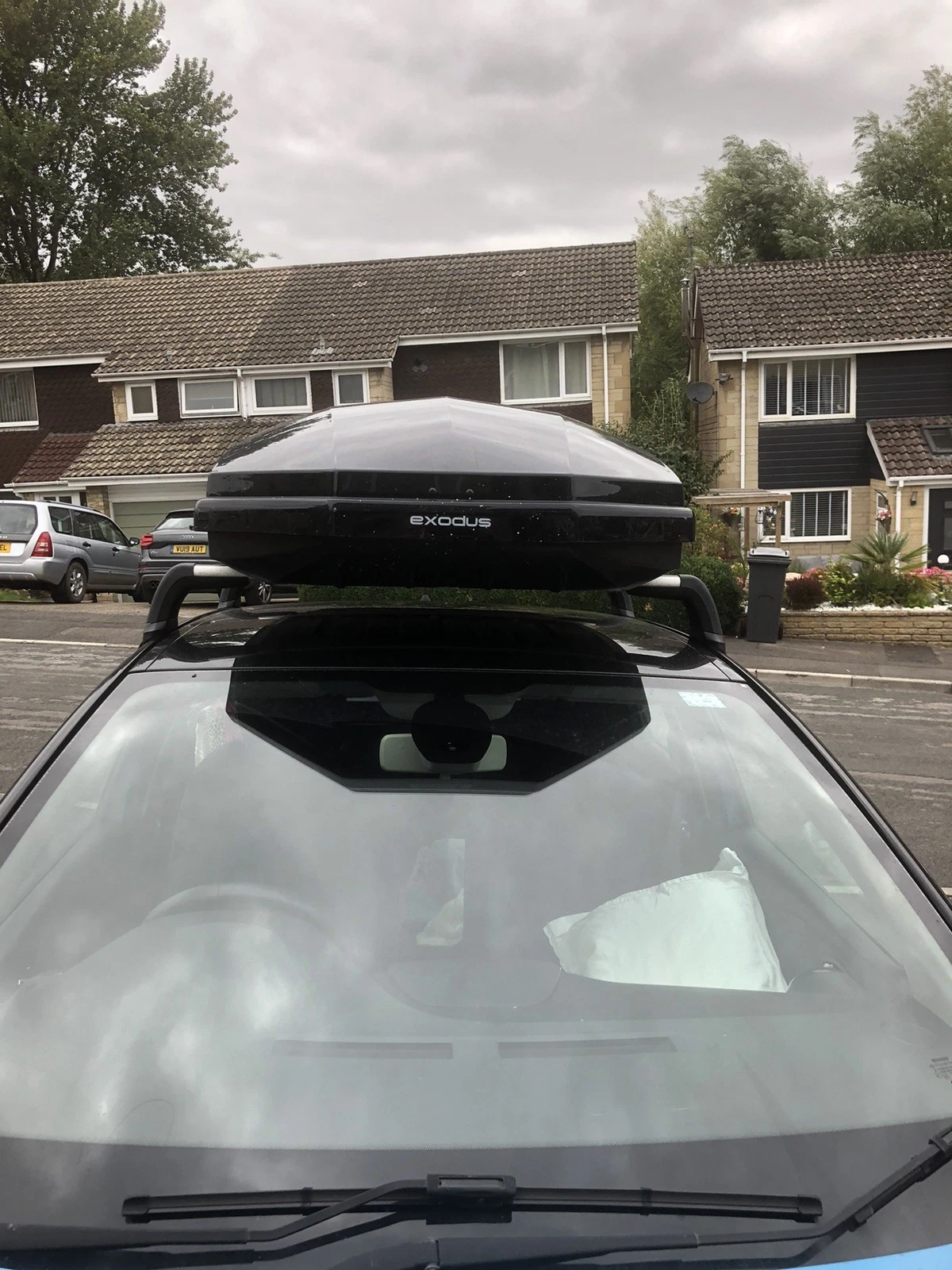 Used Exodus 470l roof box