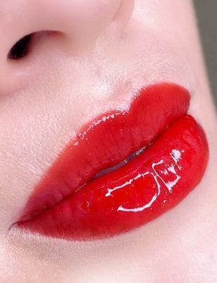 HENNA LIPS