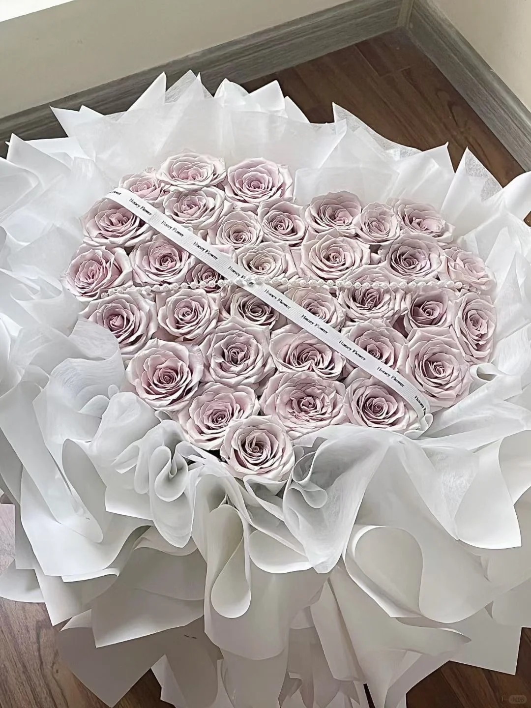 31-33 pcs Menta Roses - Heart Shaped