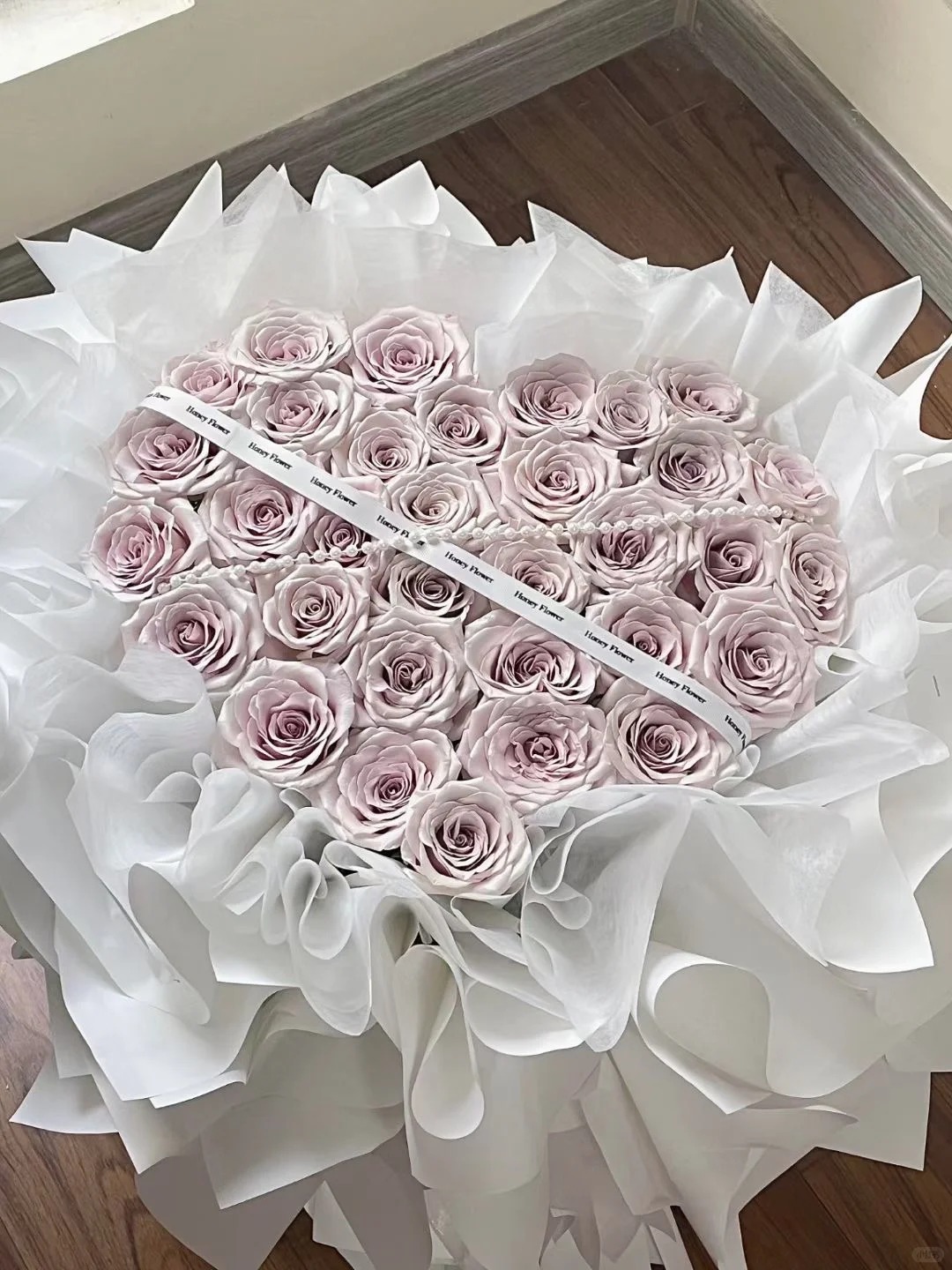 31-33 pcs Menta Roses - Heart Shaped