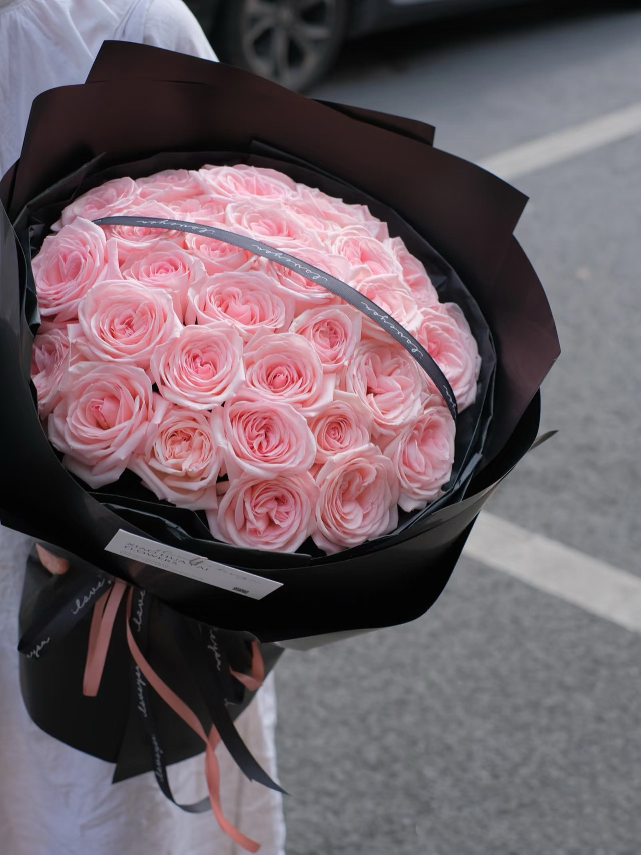 31-33 pcs Pink O'Hara Roses