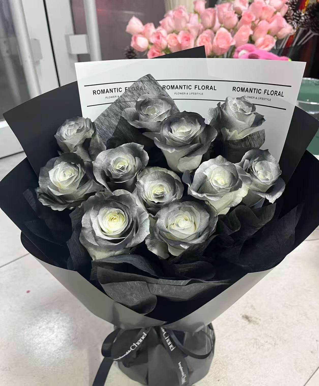 11 - 33 pcs Night Knight Roses