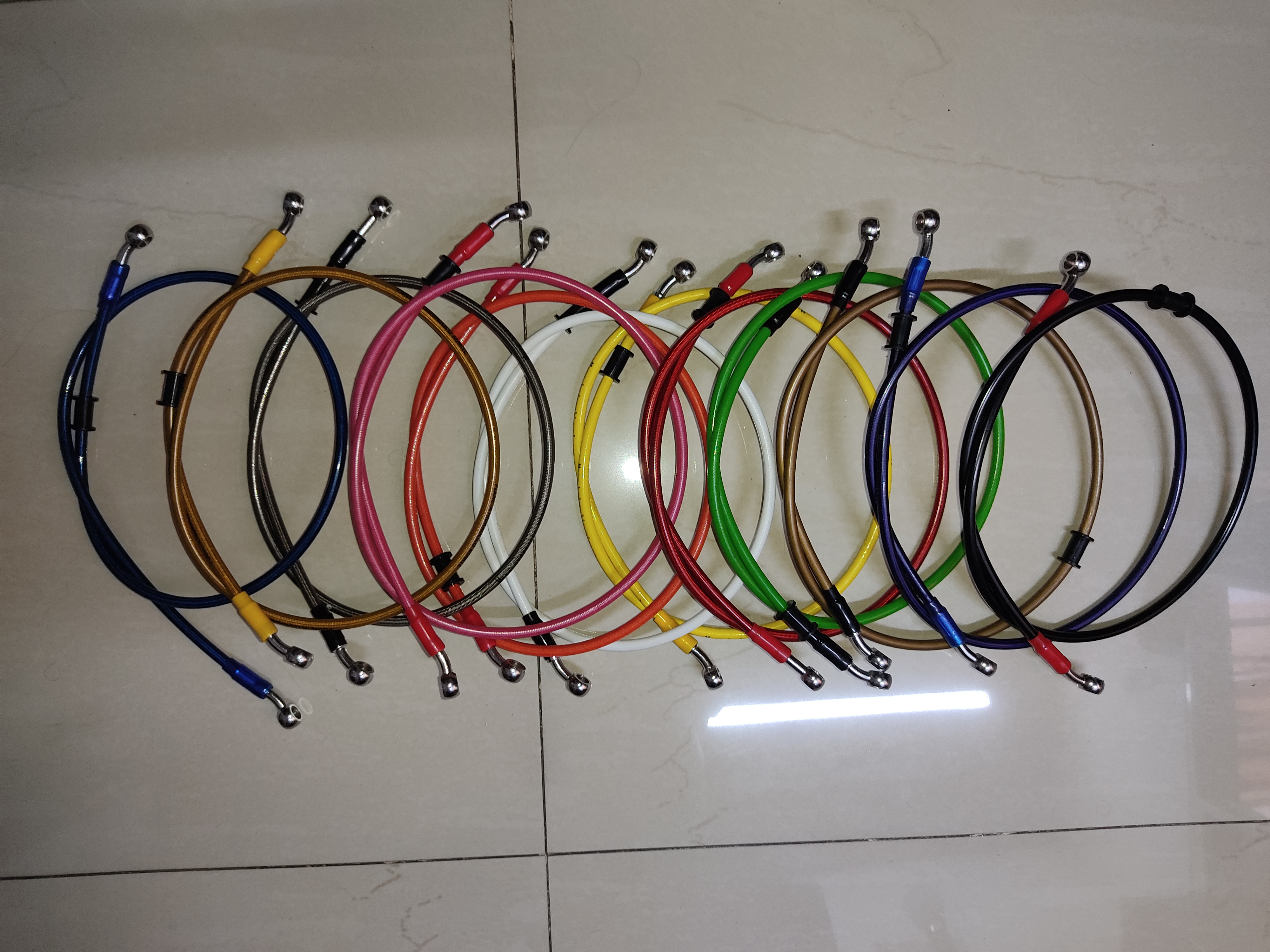 Cables de freno de colores blindada Bajaj NS 200 carburada
