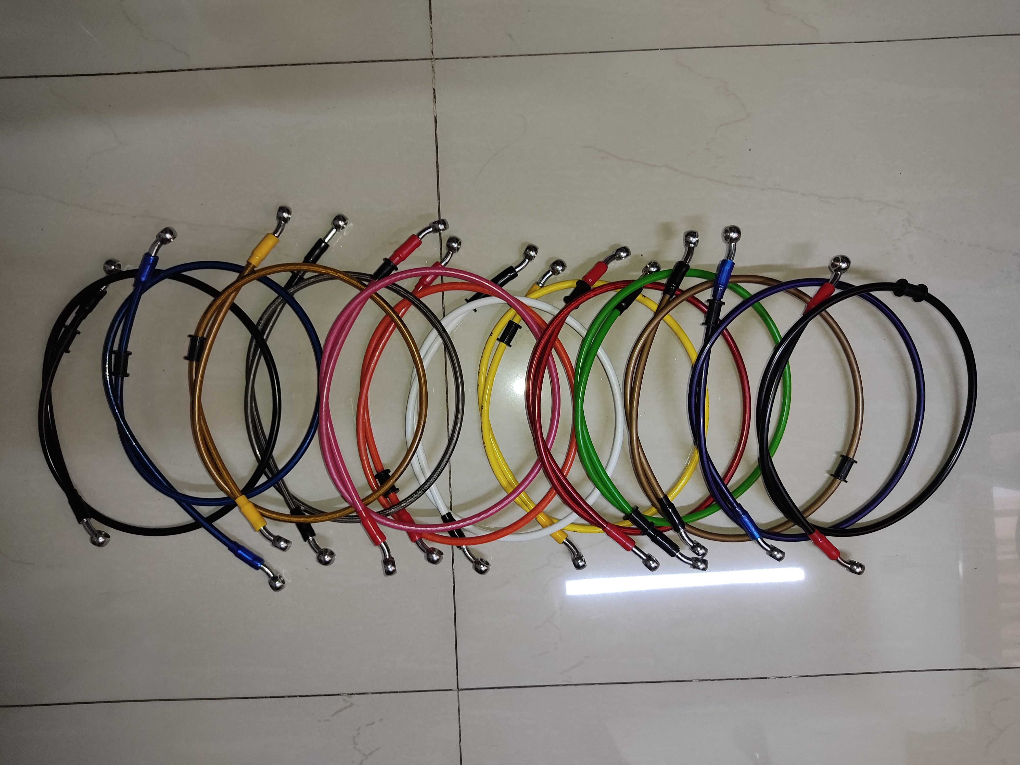 Cables de freno de colores blindada Bajaj NS 200 carburada