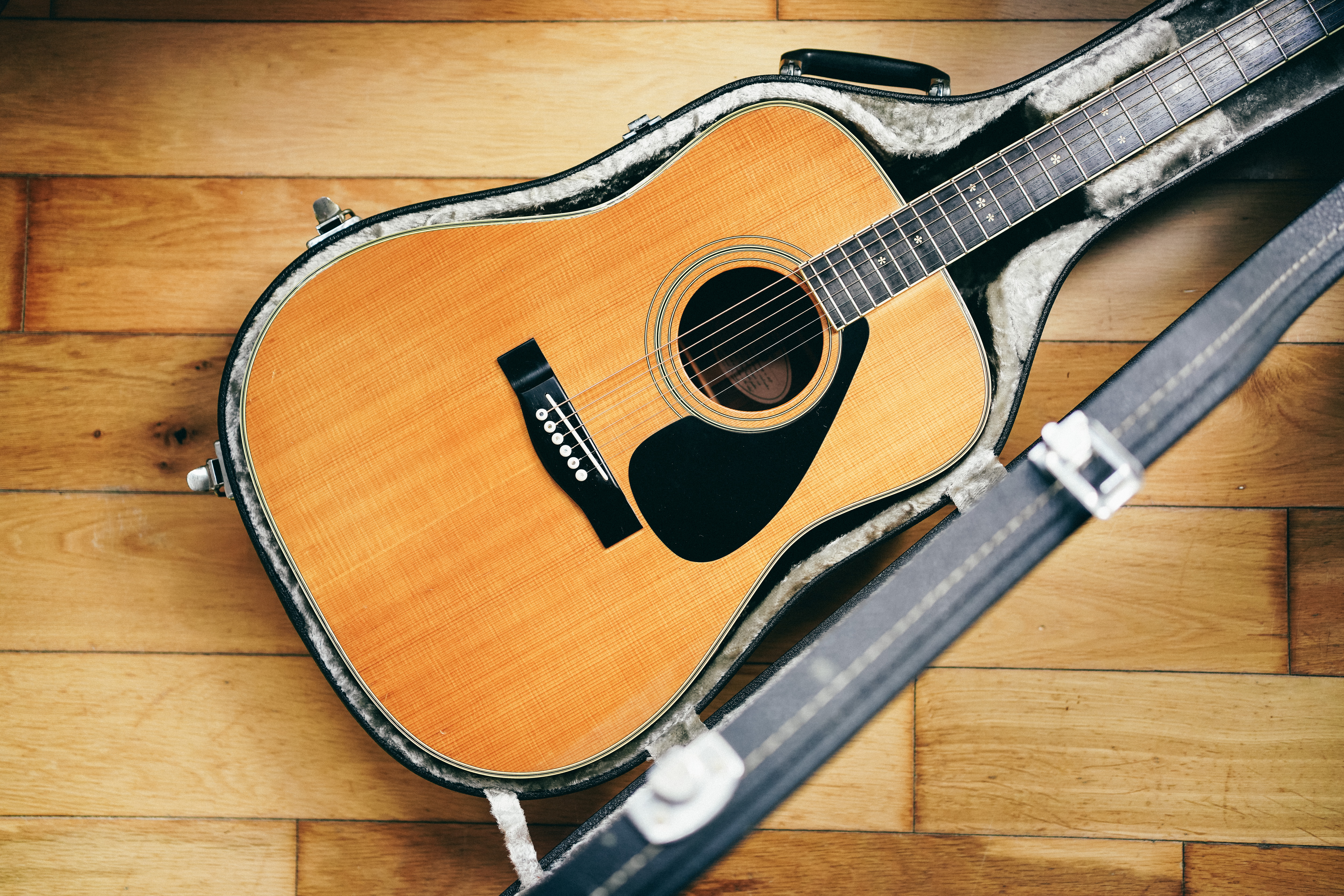 1980s Yamaha FG-350D