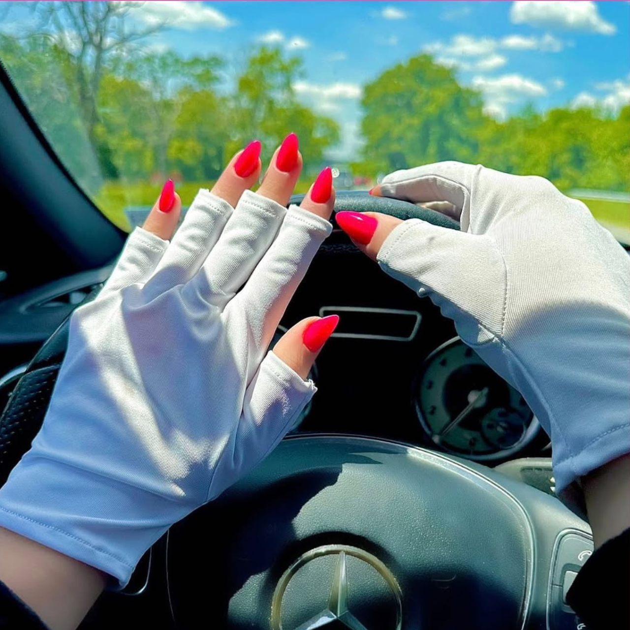 Guantes cortos ManiGlovz | UPF 50+ para manicuras y más