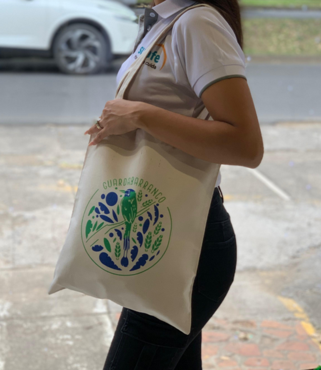 Tote Bag de Lana Natural – Artesanía que se mueve con vos