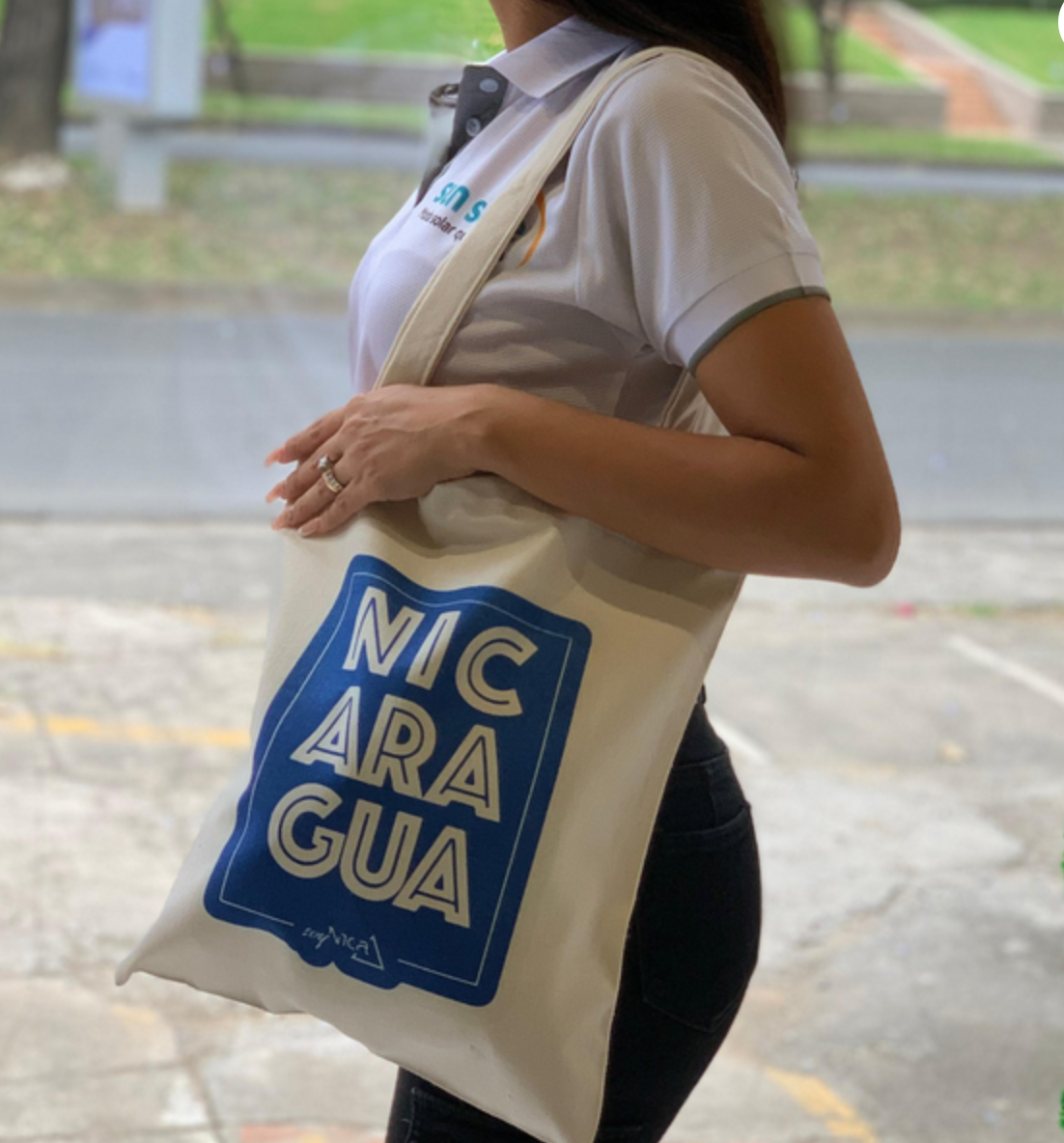 Tote Bag de Lana Natural – Artesanía que se mueve con vos