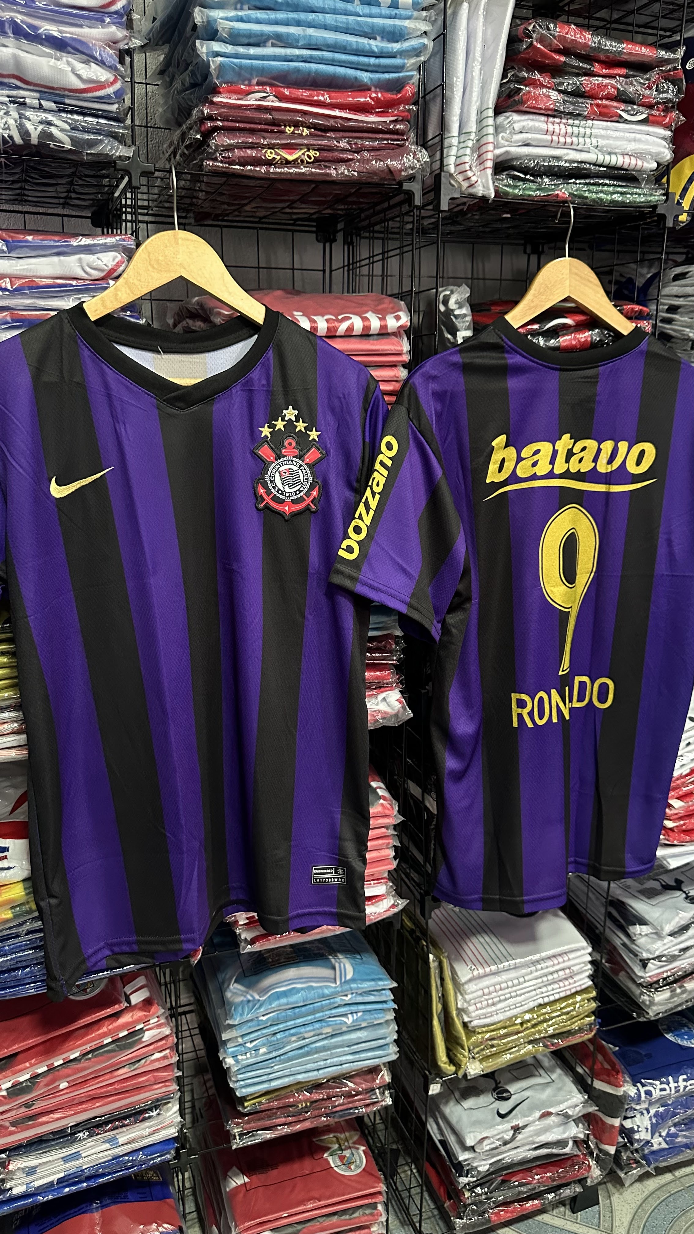 Camisa do CORINTHIANS RETRO RONALDO FENOMENO PRETO E ROXO