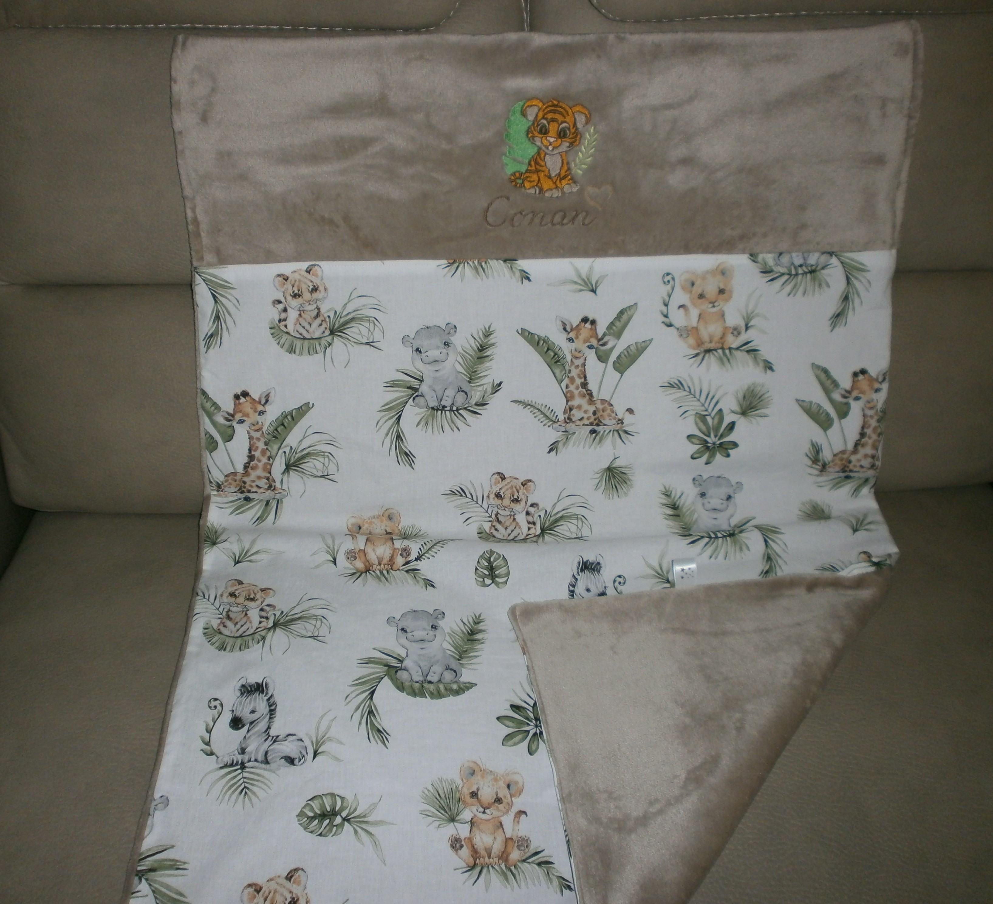 Couverture bébé personnalisé avec broderie