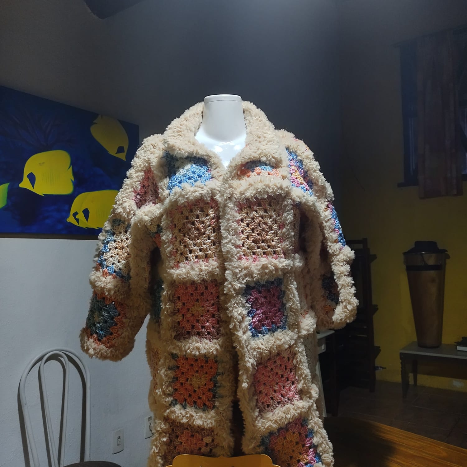 Casaco de crochê colorido