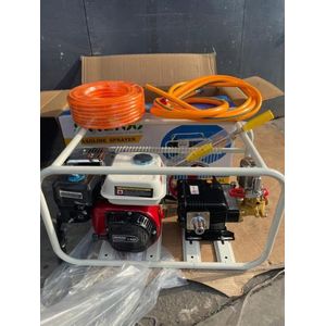 Pulvérisateur agricole motorisé