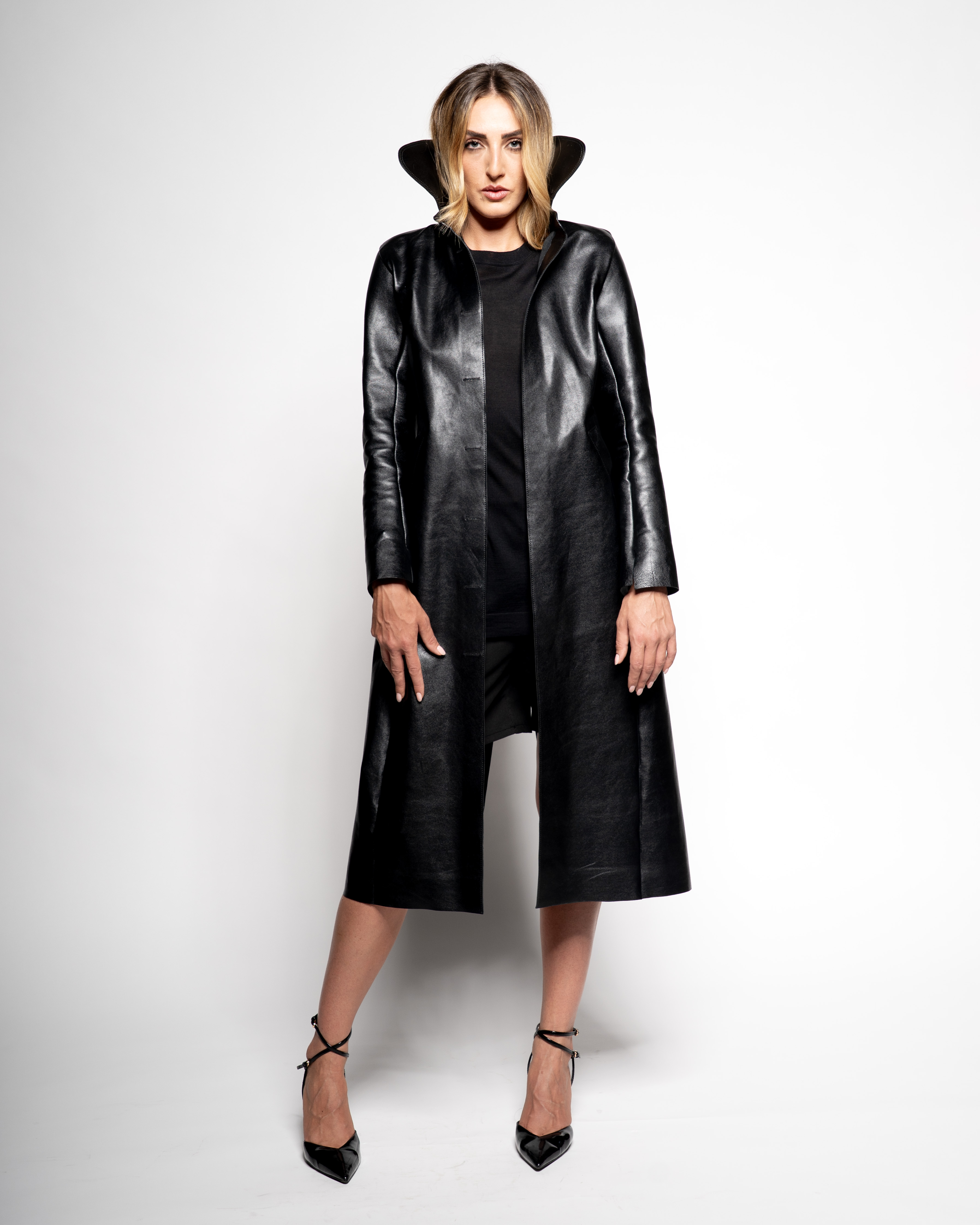 Full grain leather trench