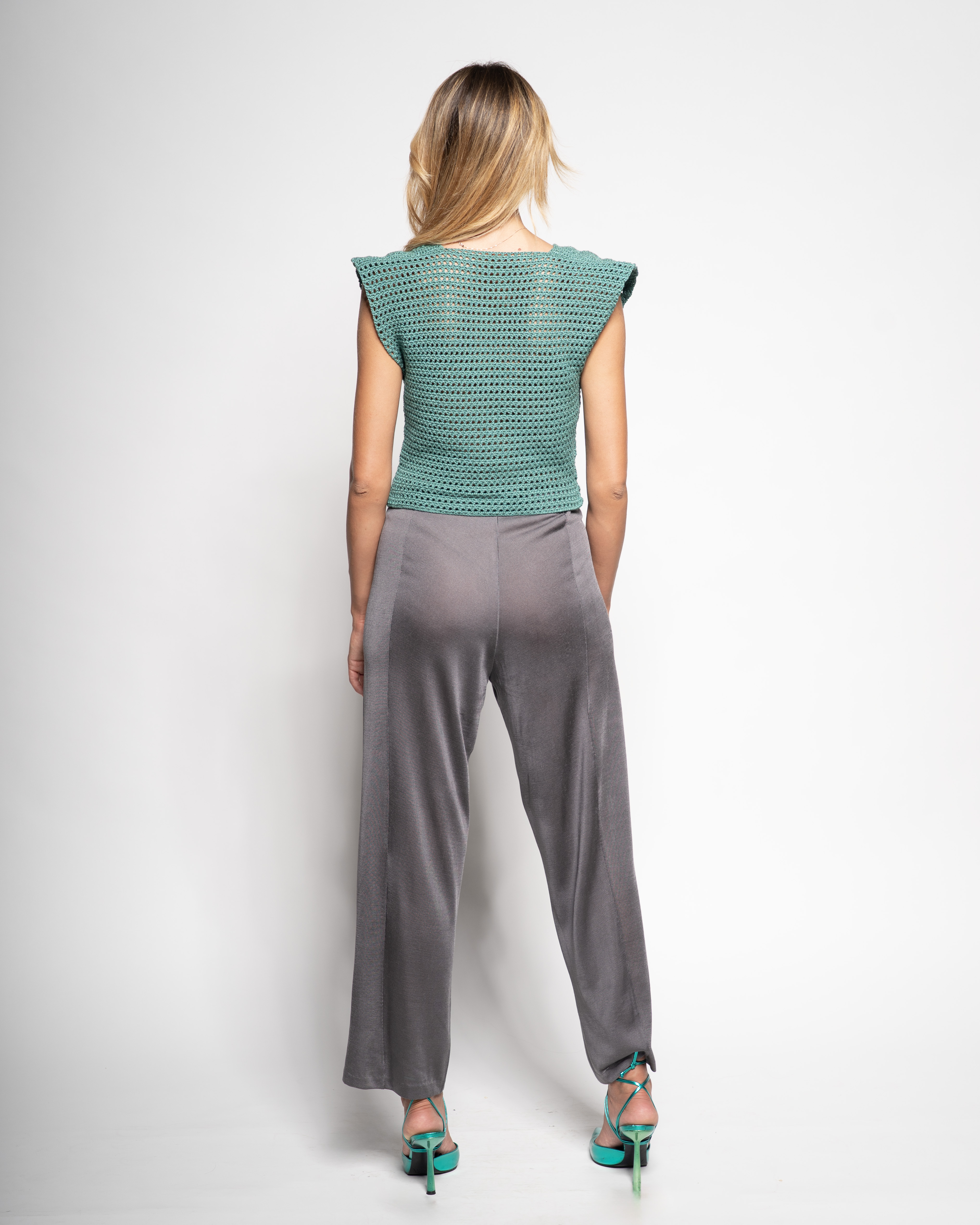 Deep V pagoda shoulders vest