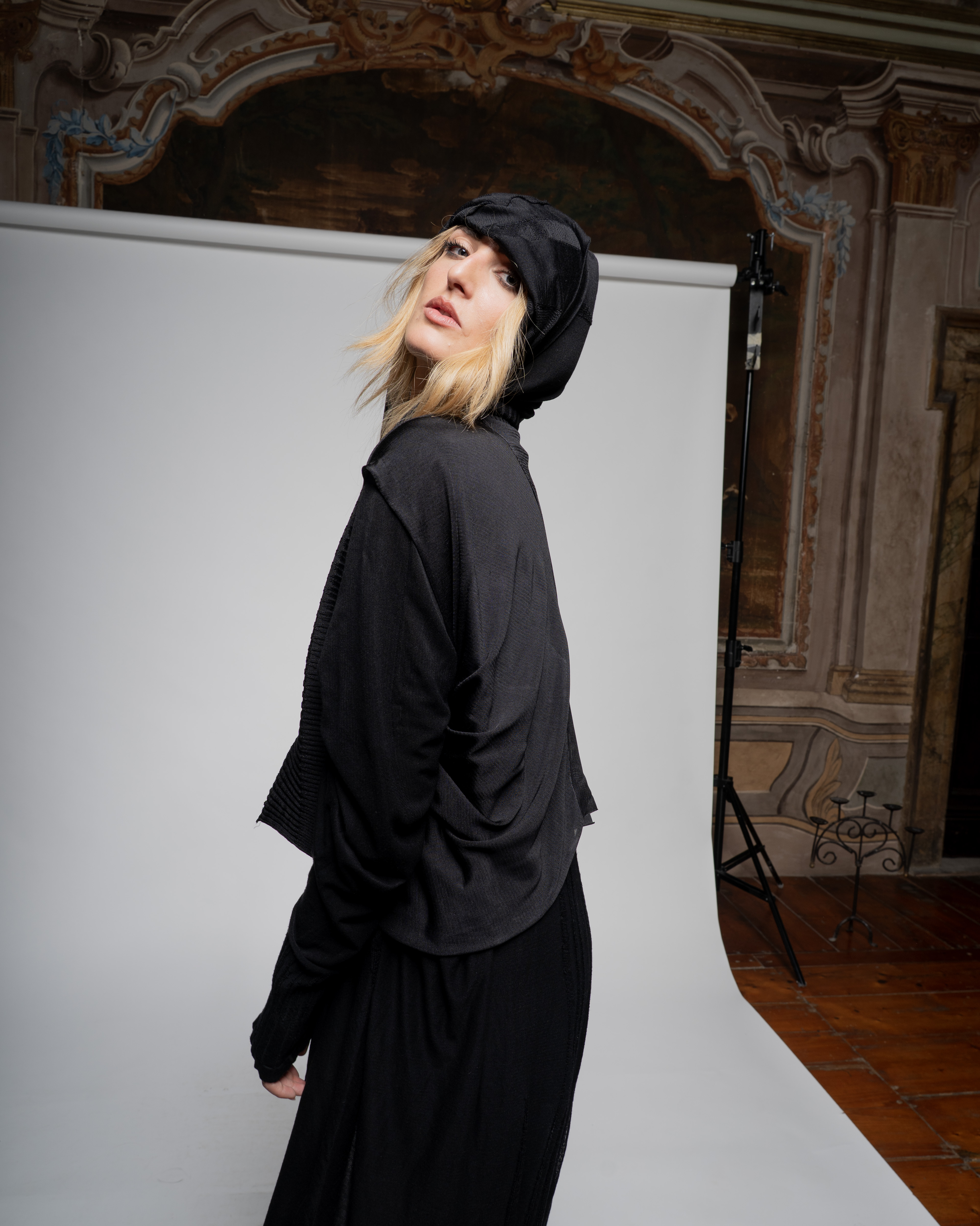 Long hodied silk cardigan