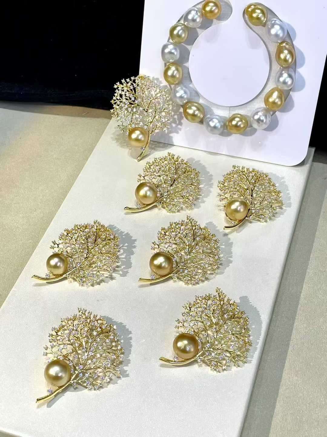 Gold Tree Pearl Brooch