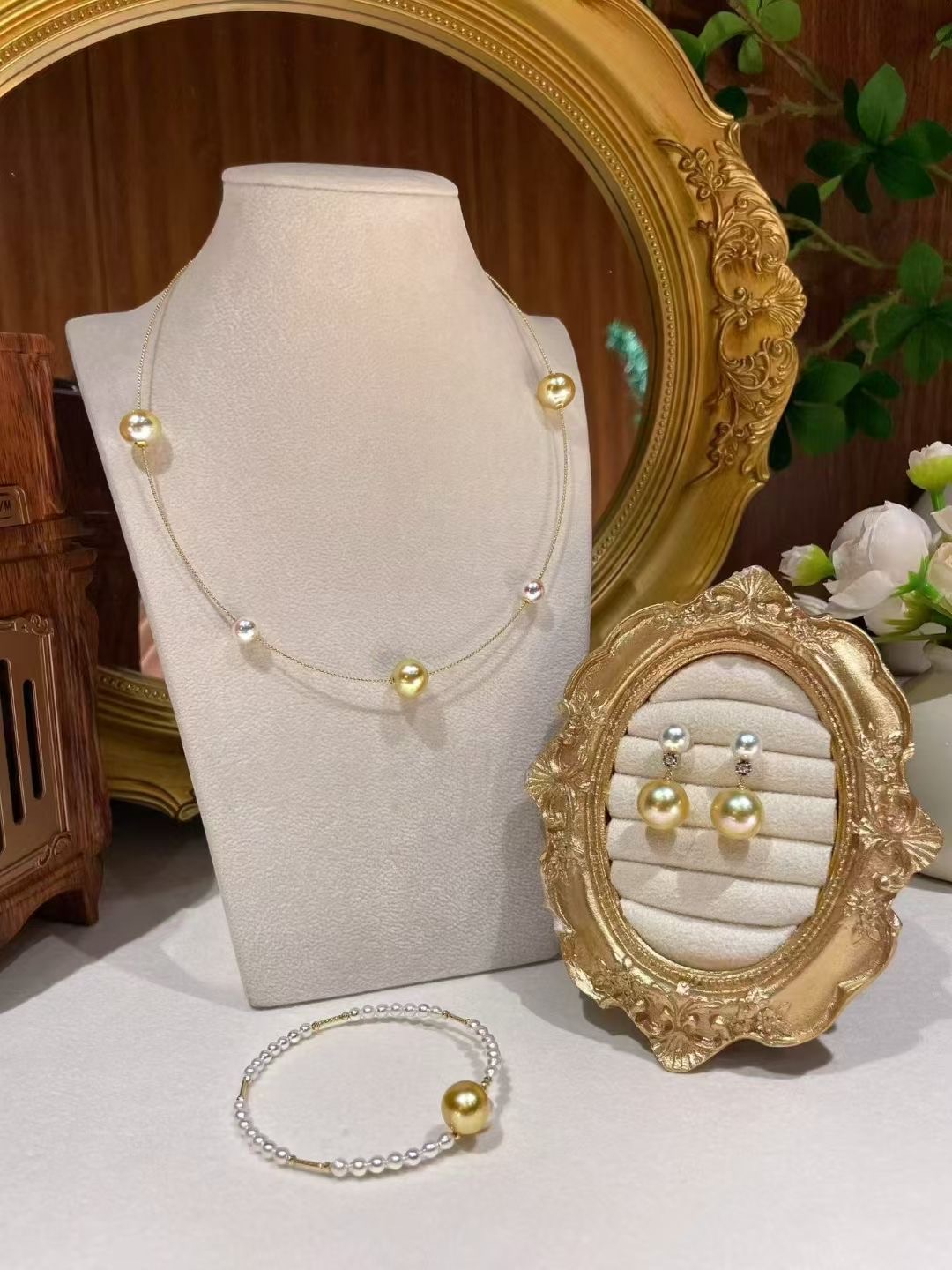 Golden Harmony Pearl Necklace