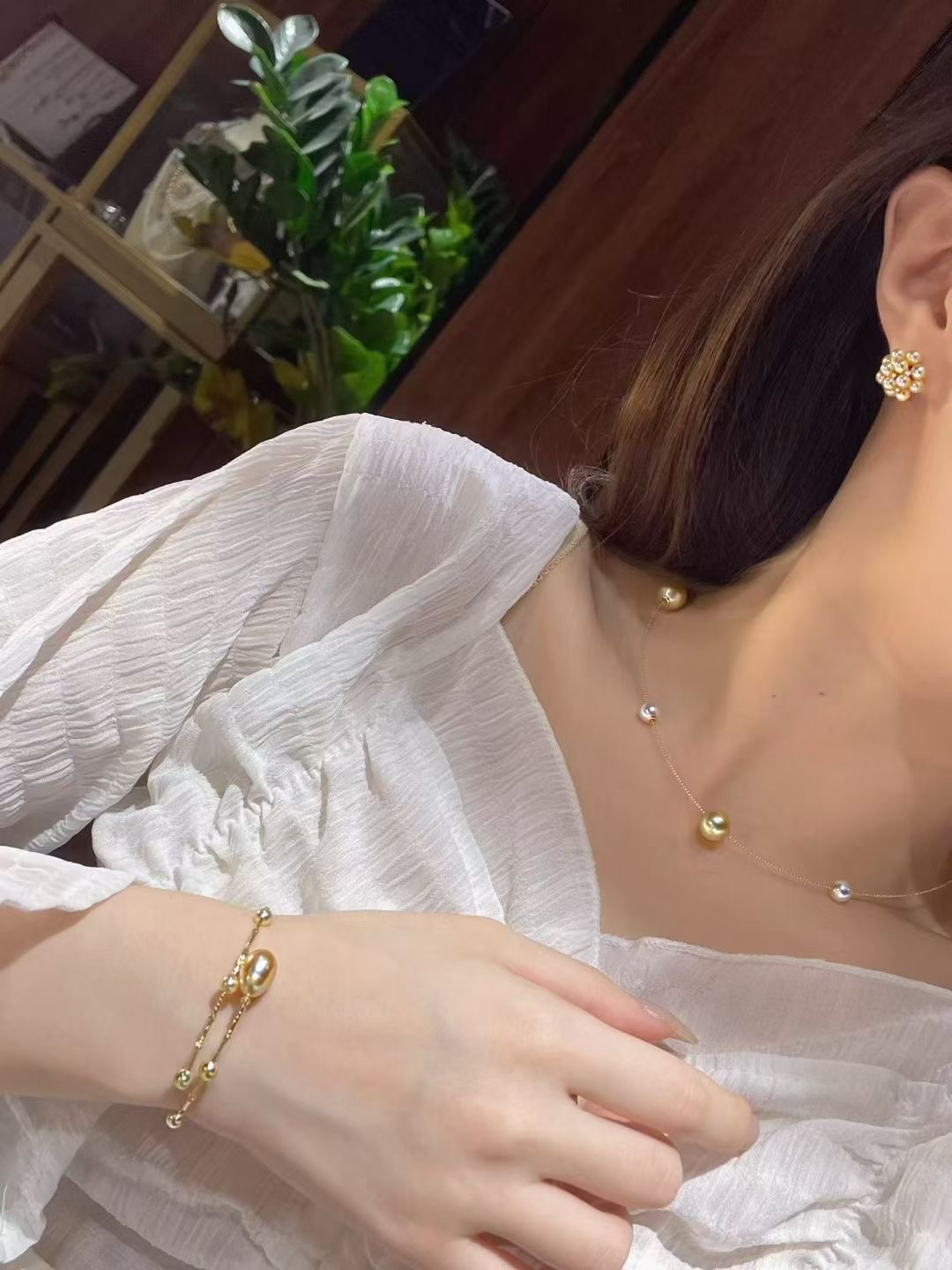 Golden Harmony Pearl Necklace