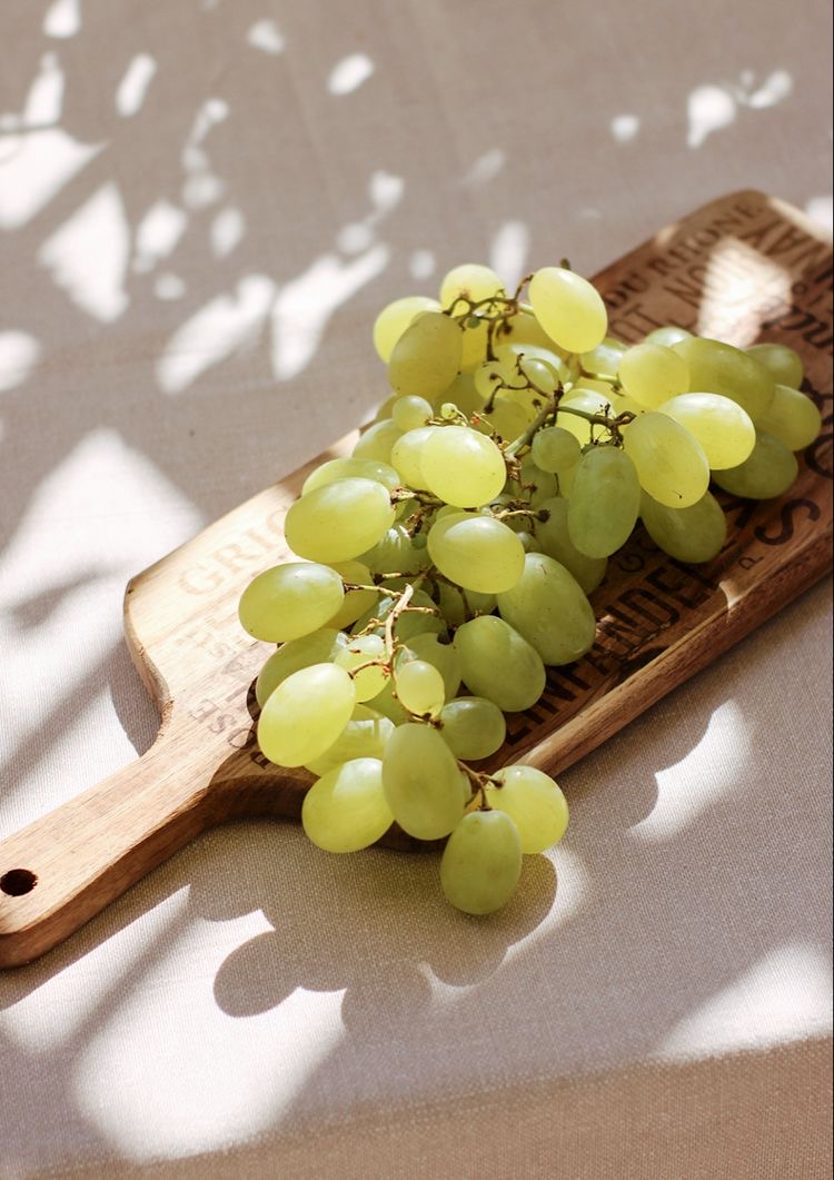 Uvas verdes frescas