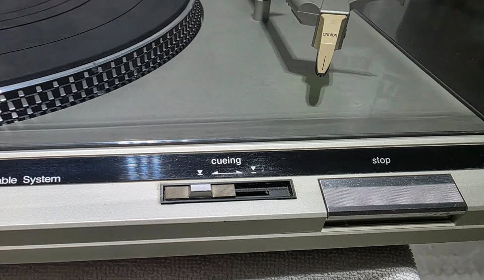 Technics SL-B20 Turntable