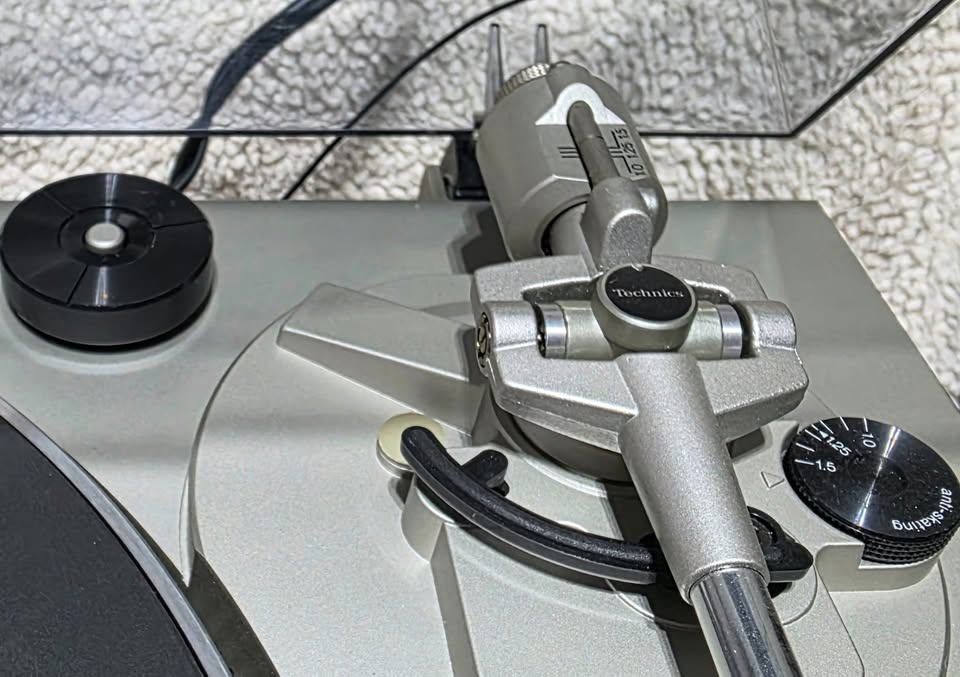 Technics SL-B20 Turntable