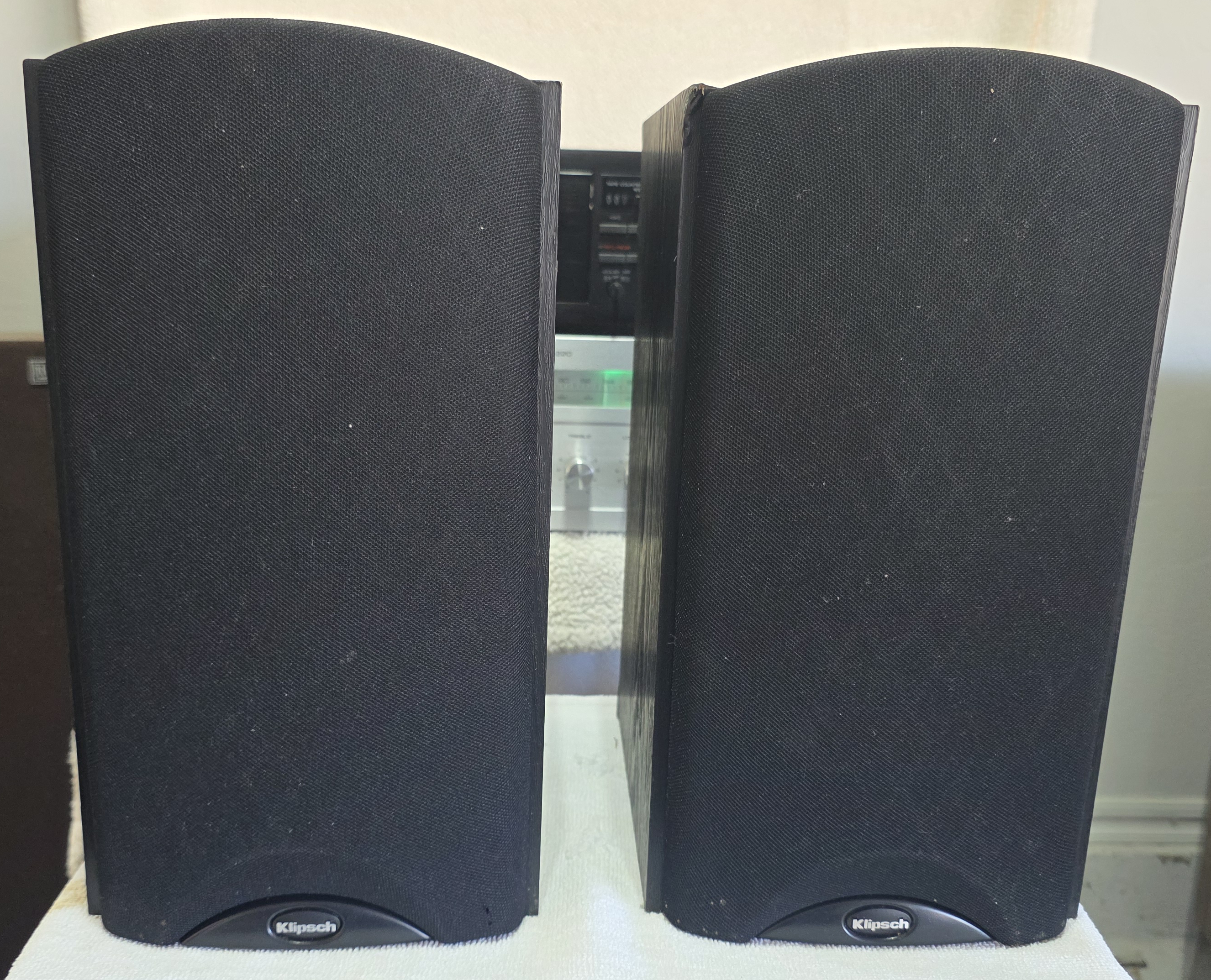 Klipsch Synergy B-20 Bookshelf Speakers