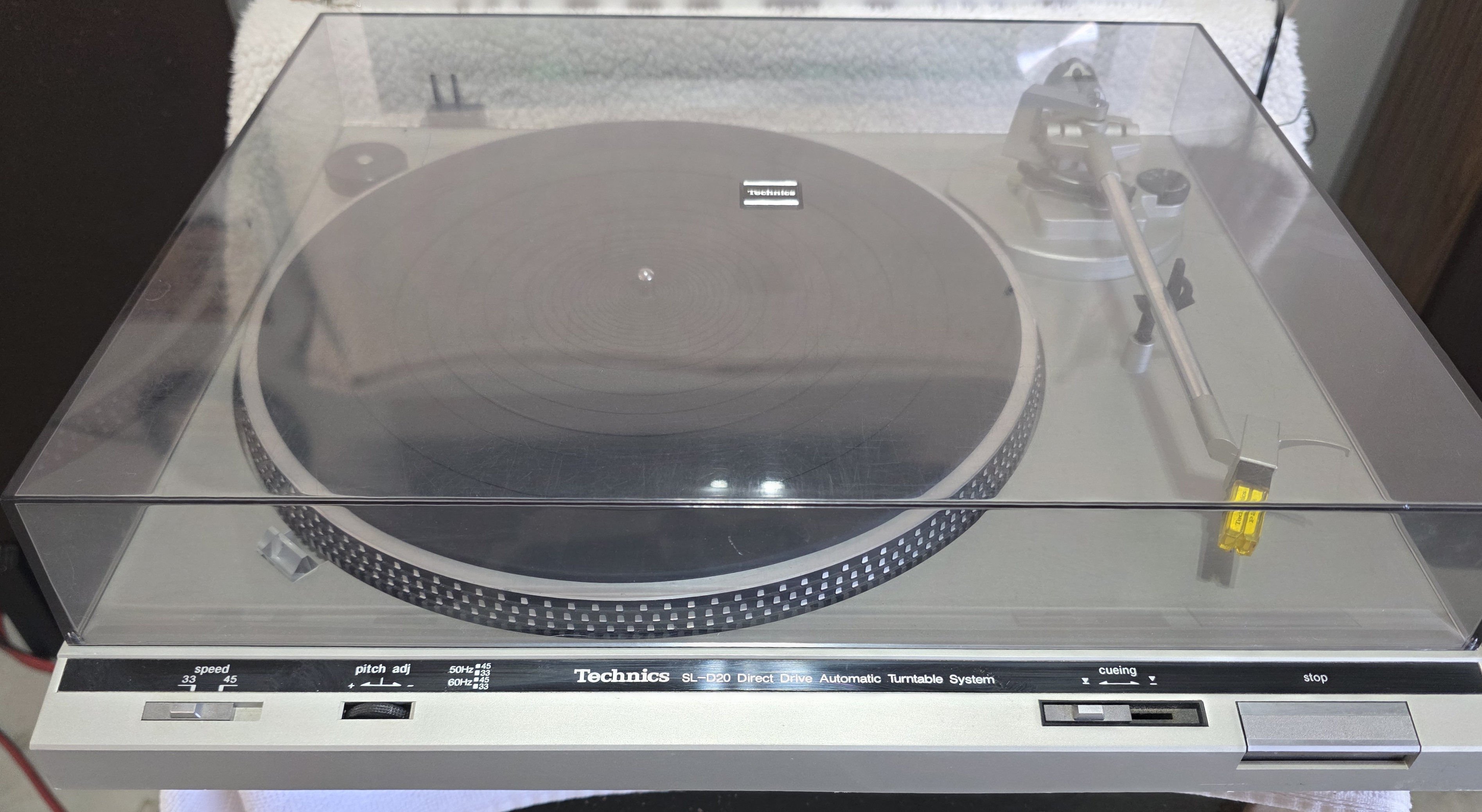 Technics SL-D20 Semi Automatic Turntable