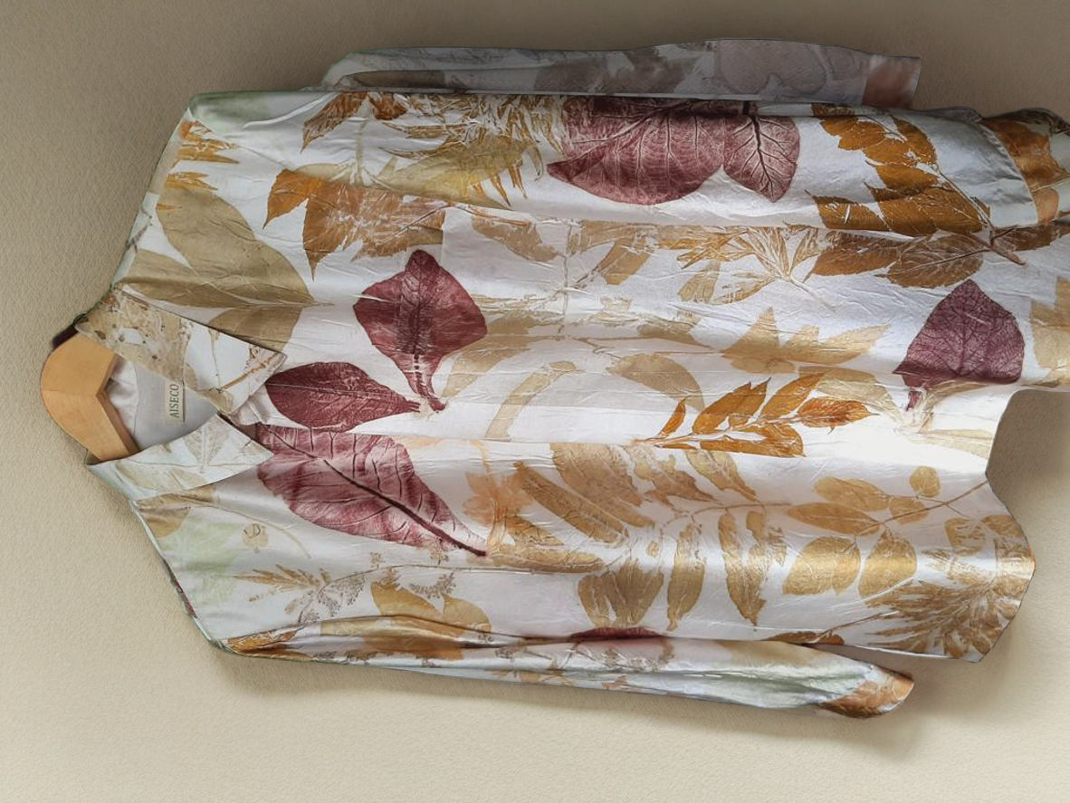 Kemeja Motif Daun Pria