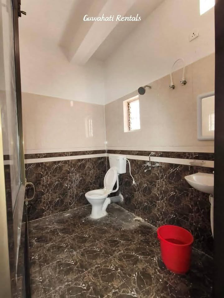 1BHK Property With Western Toilet Available For Rent