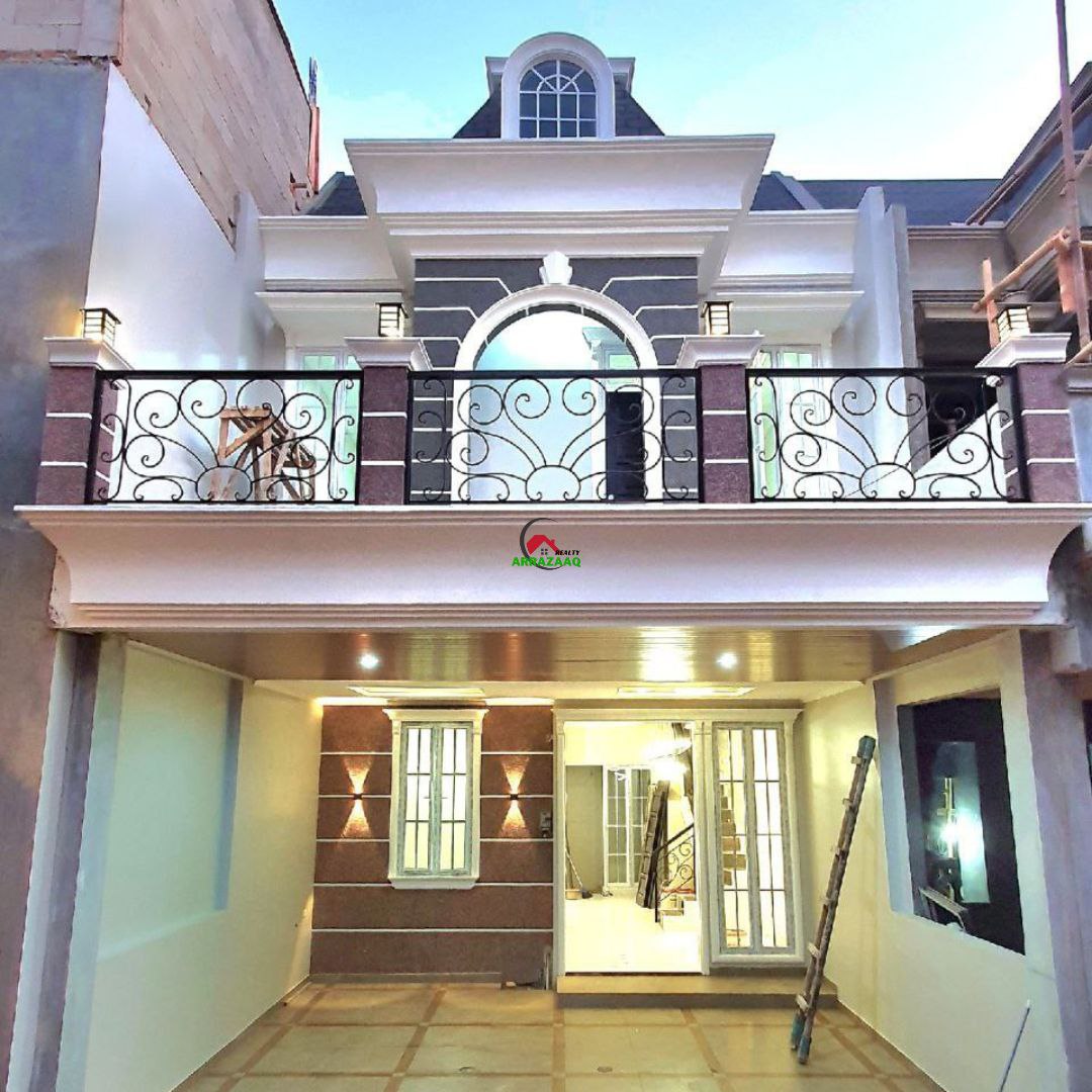 Premium Townhouse with Big Balcony Nempel Jalan Raya di Jagakarsa