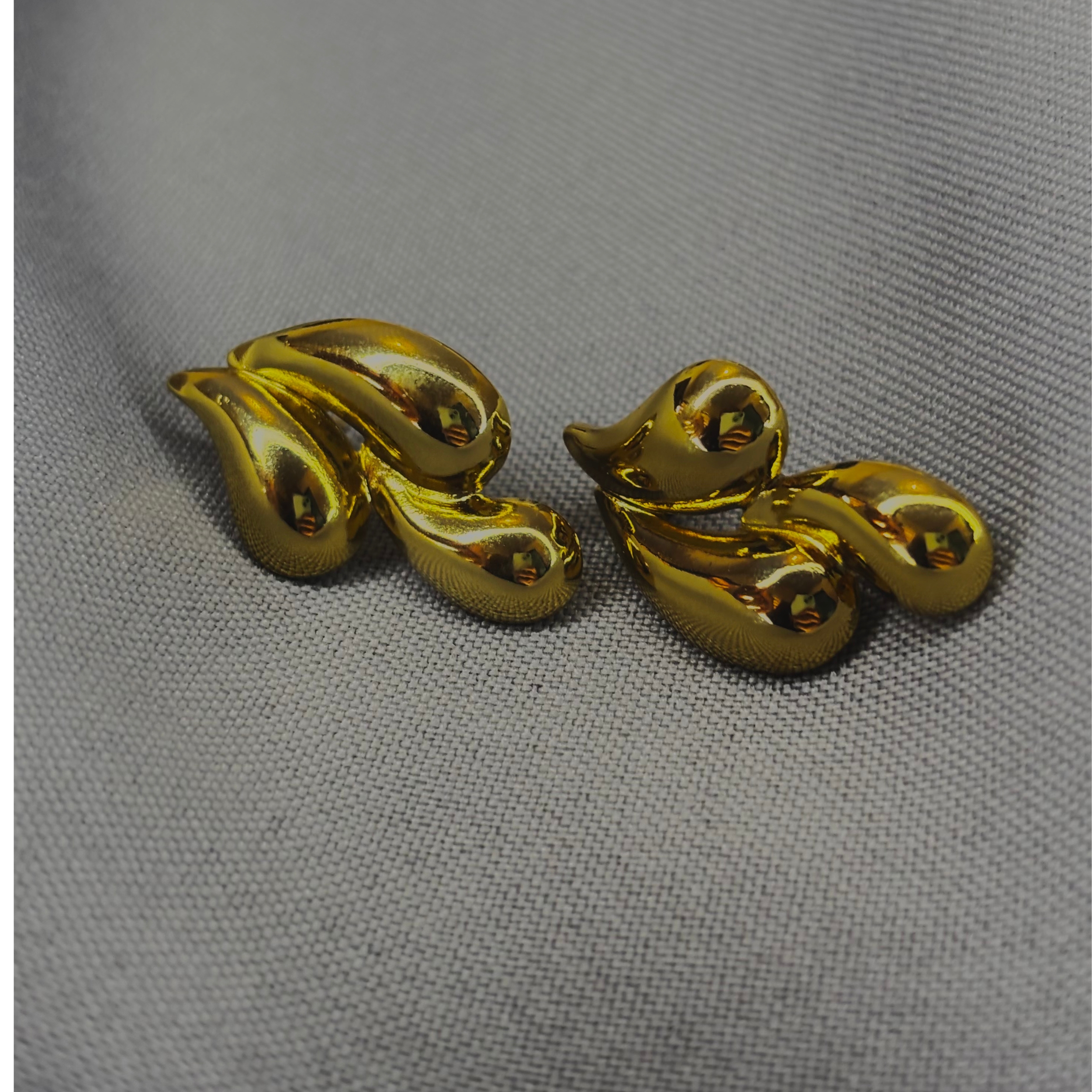 Brinco Gota Dourada 