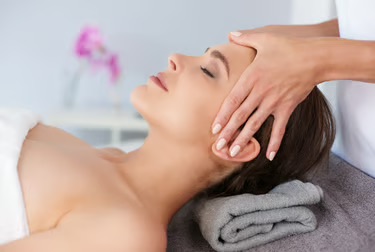 Massage faciale, crânien