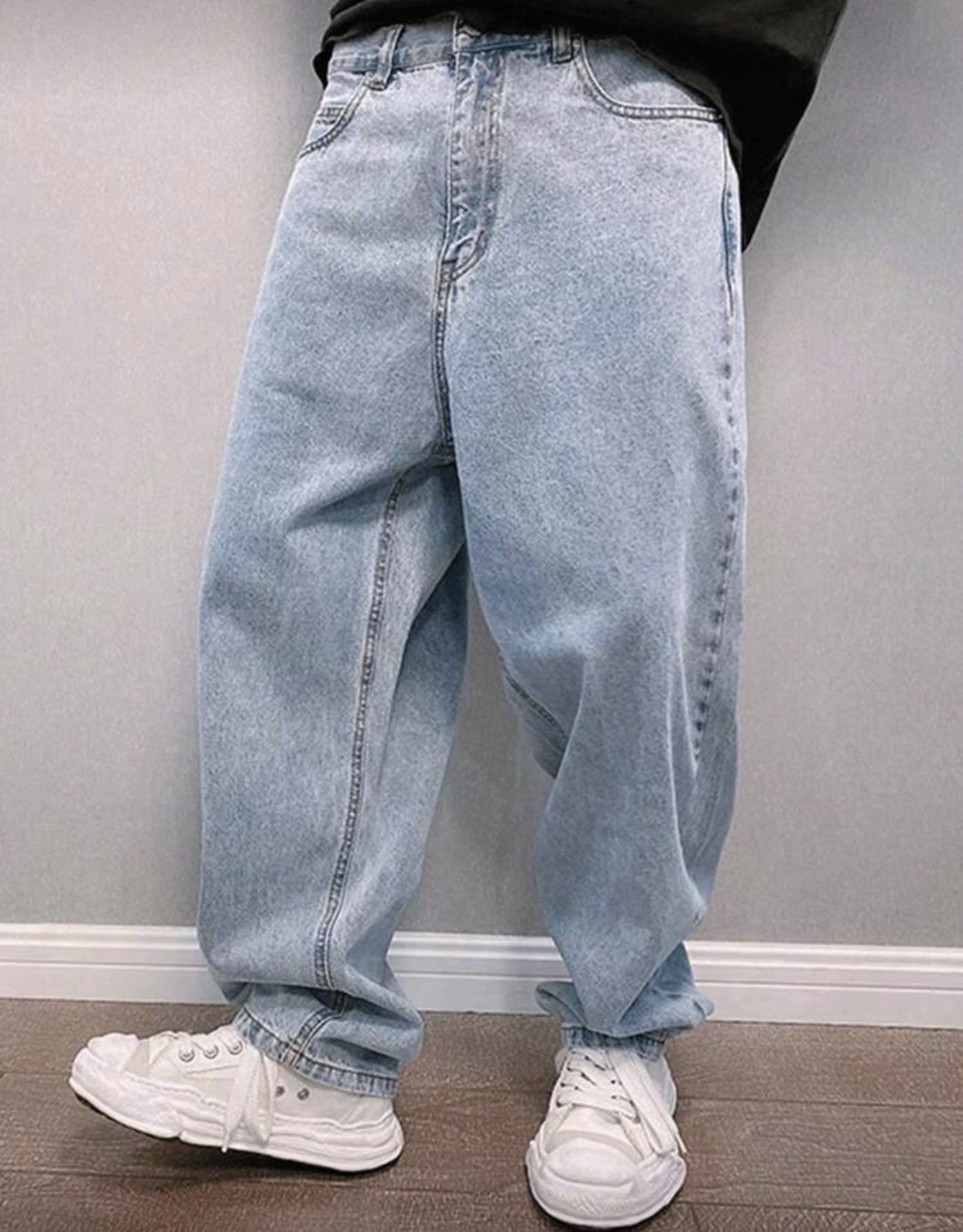 Loose Fit Light Wash Jeans