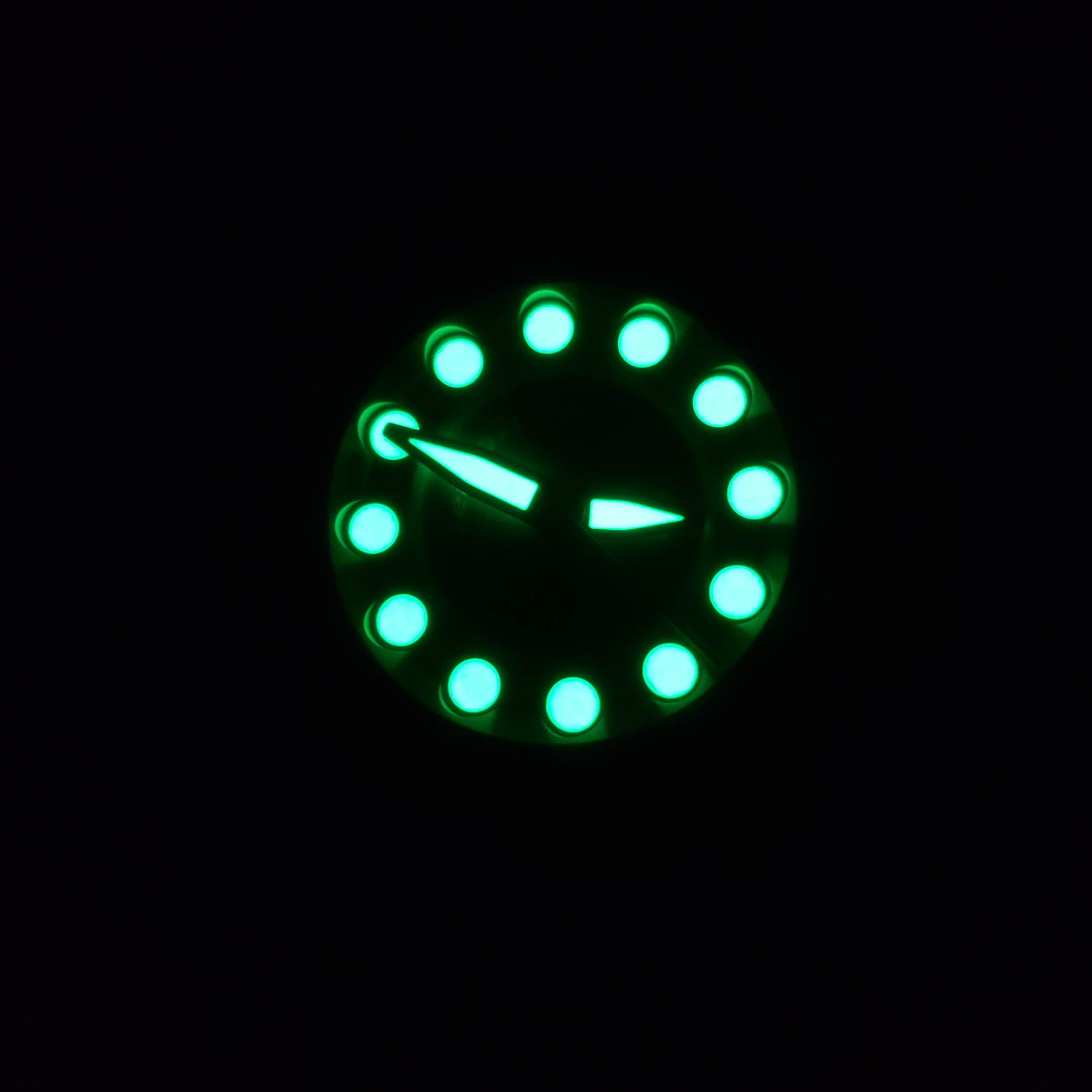 MCWW Neat. Dots Dial. C464.