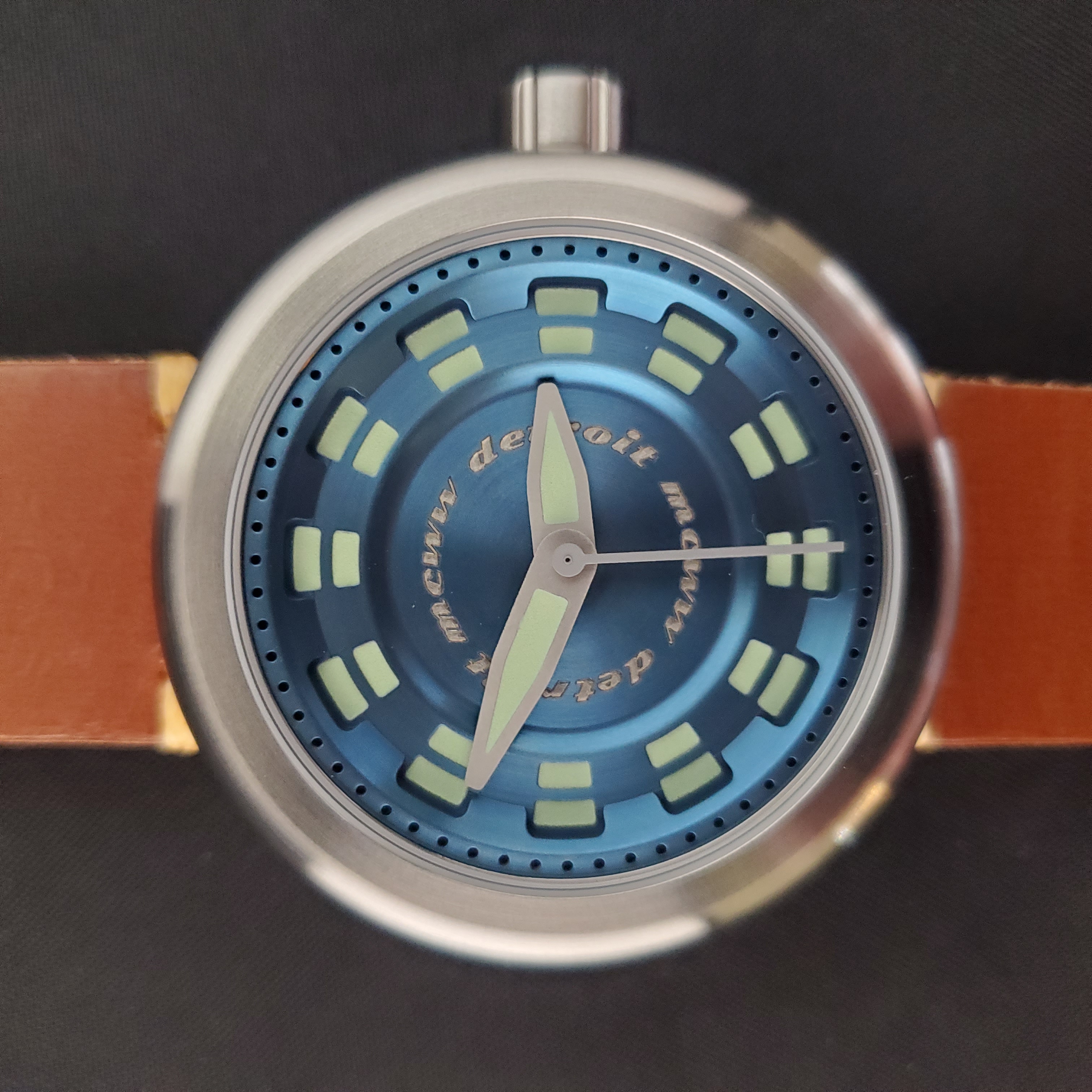 MCWW Neat. Dashes Dial. Stainless.