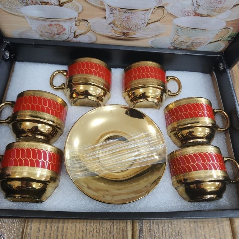 Conjunto de xícaras de porcelana