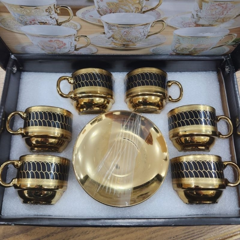 Conjunto de xícaras de porcelana