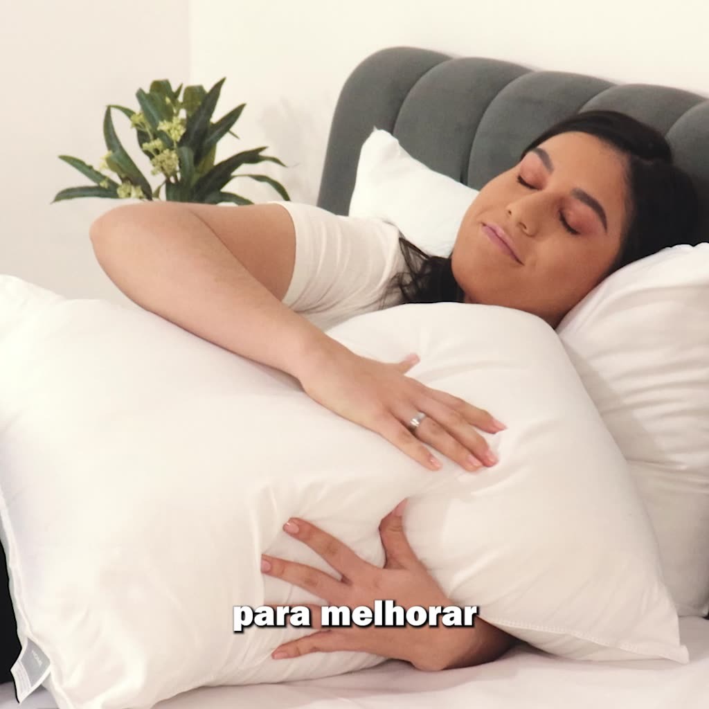 Kit 4 Travesseiros Pluma de Ganso Sintética: O Máximo em Conforto e Sono Reparador
