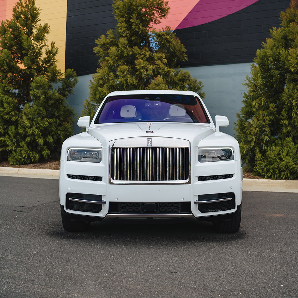 Rolls-Royce Cullinan — Arctic White on Arctic White & Black