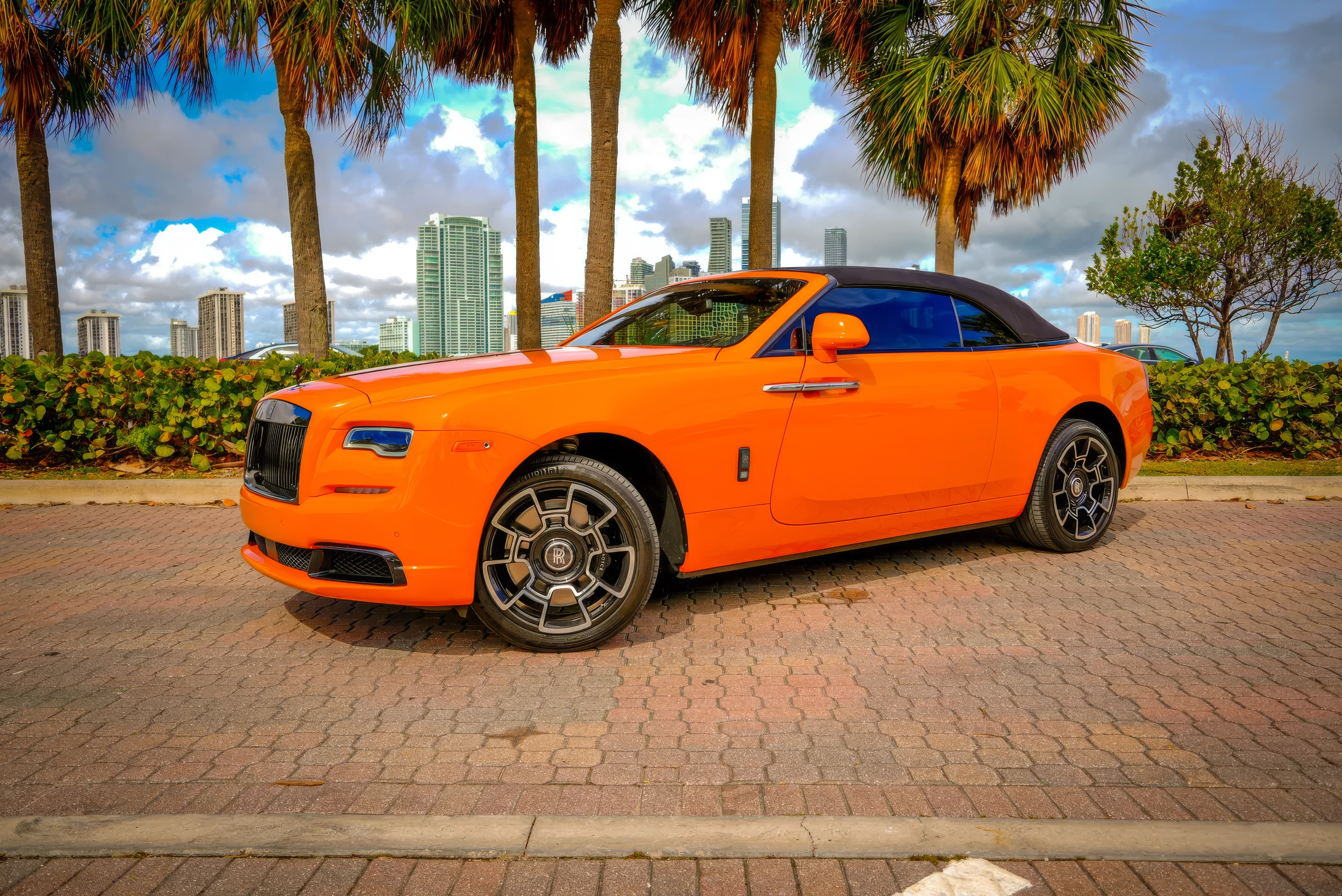 Rolls-Royce Dawn – Bespoke Orange on Seashell & Black