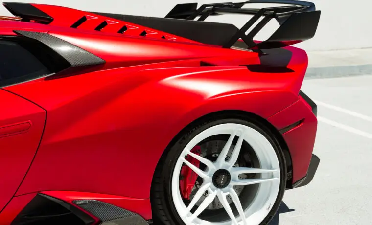 Lamborghini Huracán STO — Red on Black