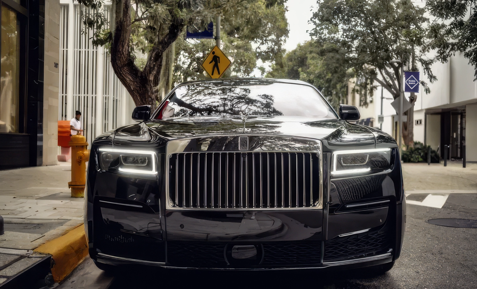 Rolls-Royce Ghost Series II – Black on Mugello Red & Black