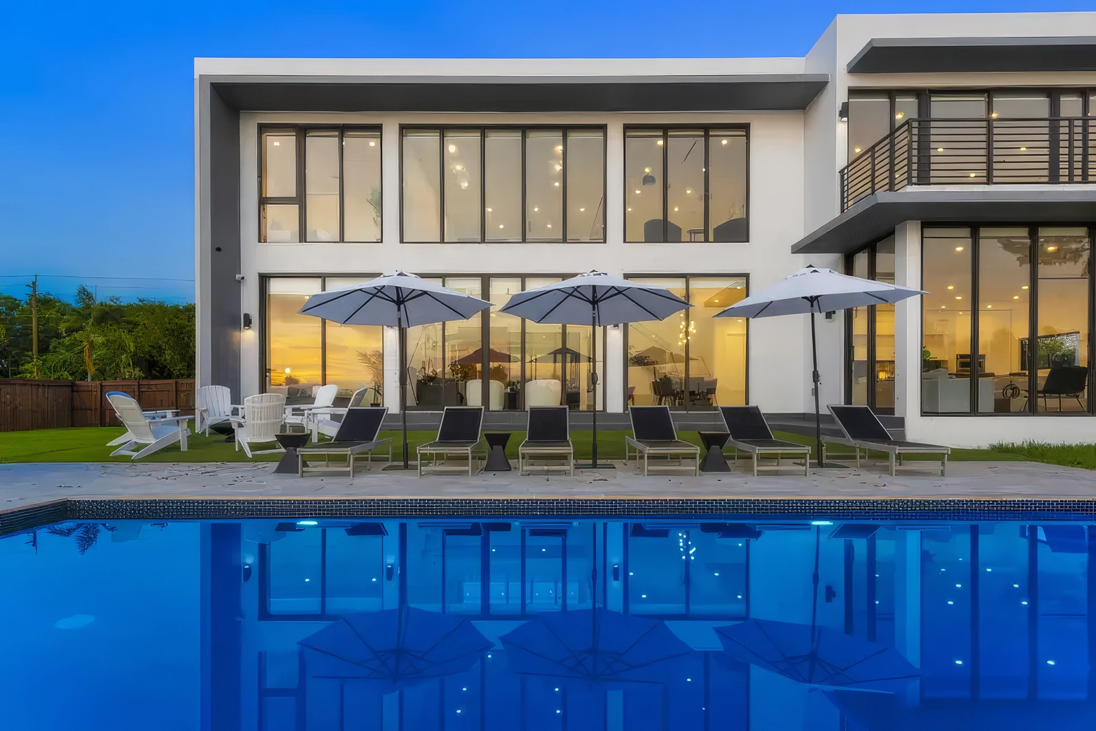 Villa Laguna - $1,800