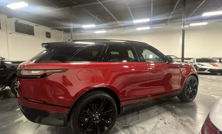 Range Rover Velar – Red on Black
